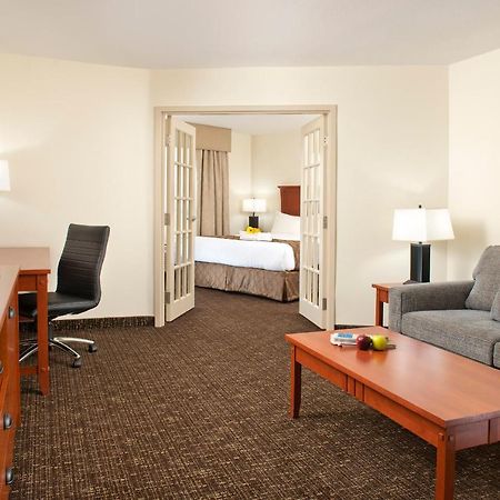 Gold Eagle Lodge North Battleford Ngoại thất bức ảnh