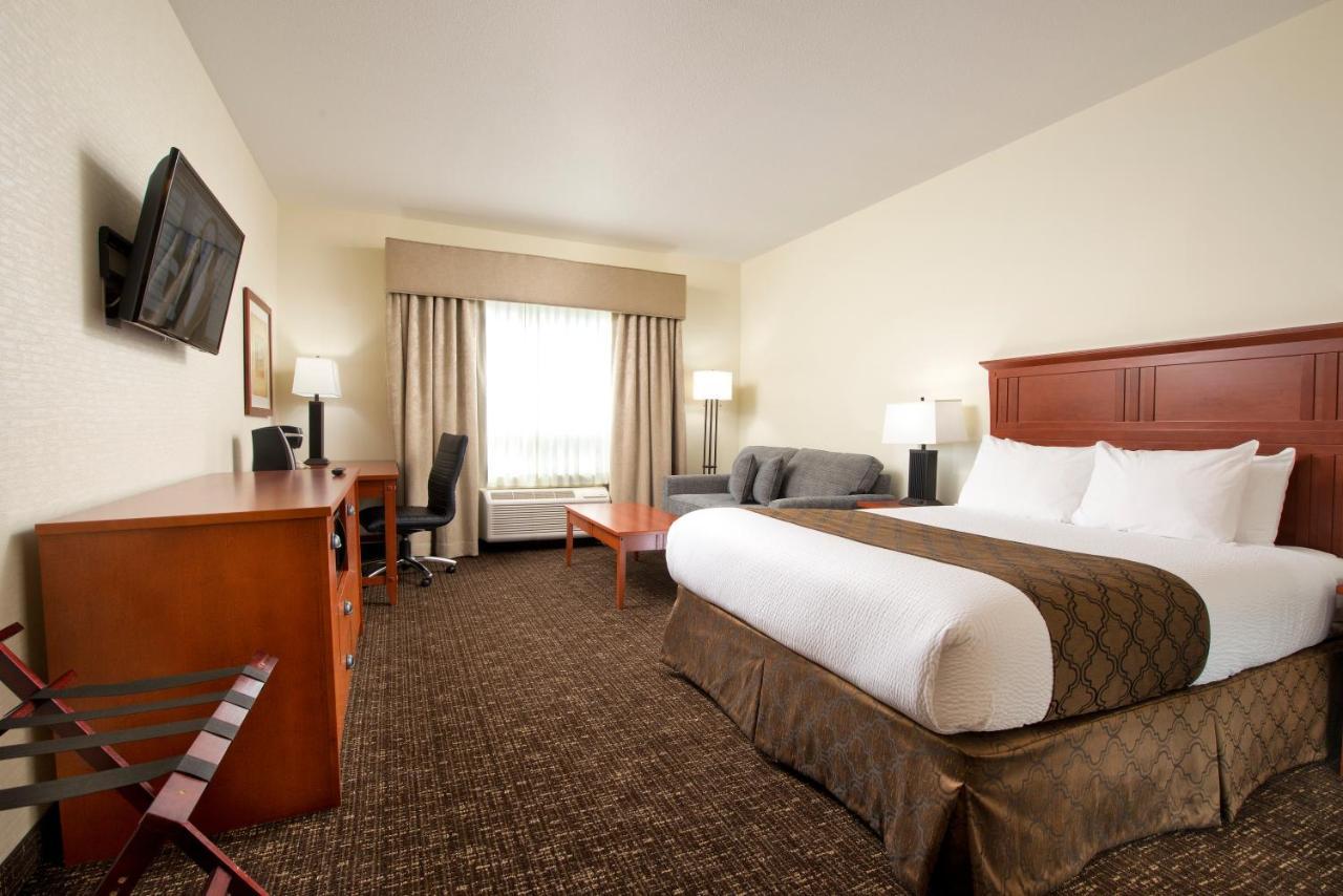 Gold Eagle Lodge North Battleford Ngoại thất bức ảnh