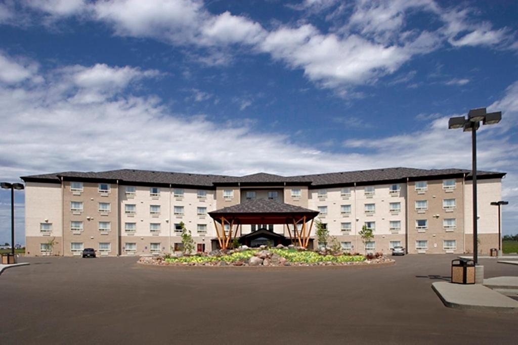 Gold Eagle Lodge North Battleford Ngoại thất bức ảnh