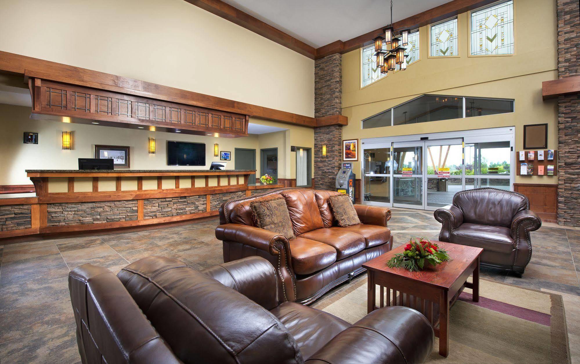 Gold Eagle Lodge North Battleford Ngoại thất bức ảnh