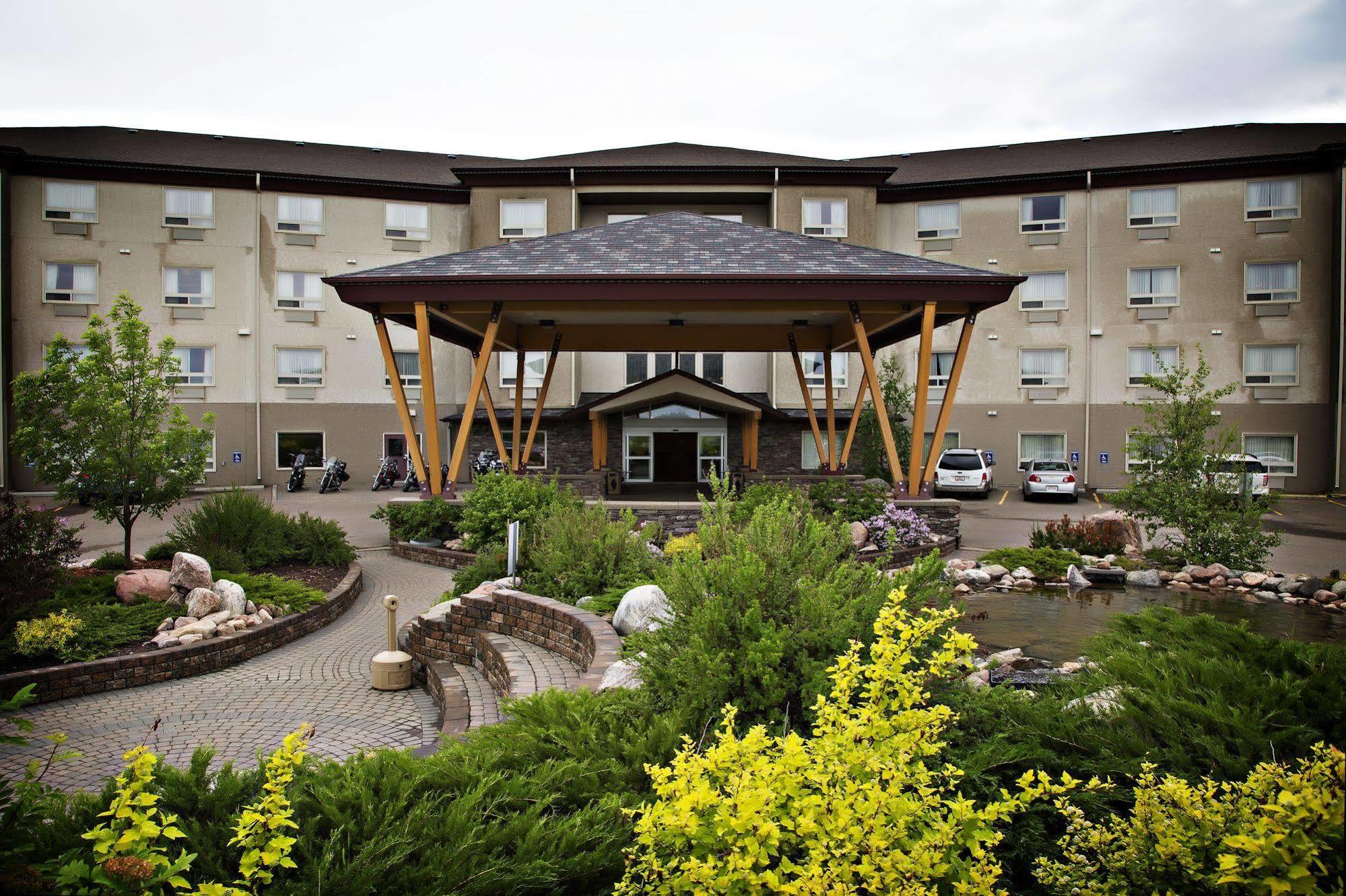 Gold Eagle Lodge North Battleford Ngoại thất bức ảnh