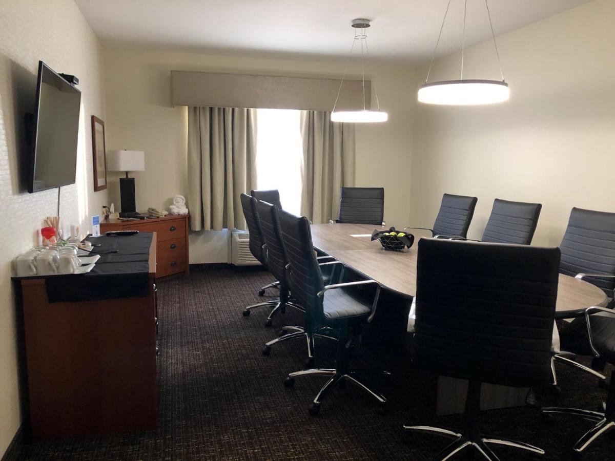 Gold Eagle Lodge North Battleford Ngoại thất bức ảnh